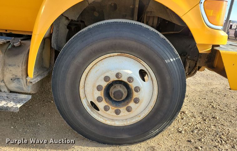 image for item NB9956 2007 Ford F750 Super Duty bucket truck