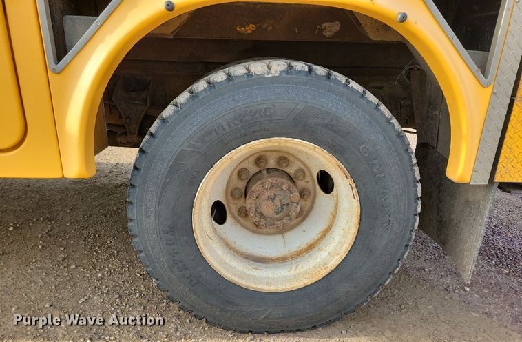 image for item NB9956 2007 Ford F750 Super Duty bucket truck