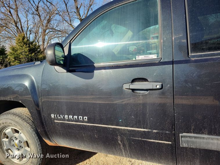 image for item NB9957 2012 Chevrolet  Silverado 1500 Crew Cab pickup truck