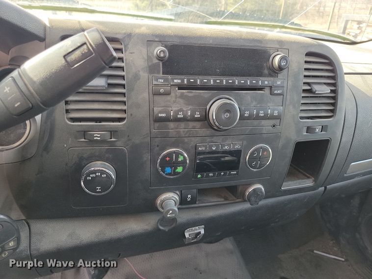 image for item NB9957 2012 Chevrolet  Silverado 1500 Crew Cab pickup truck