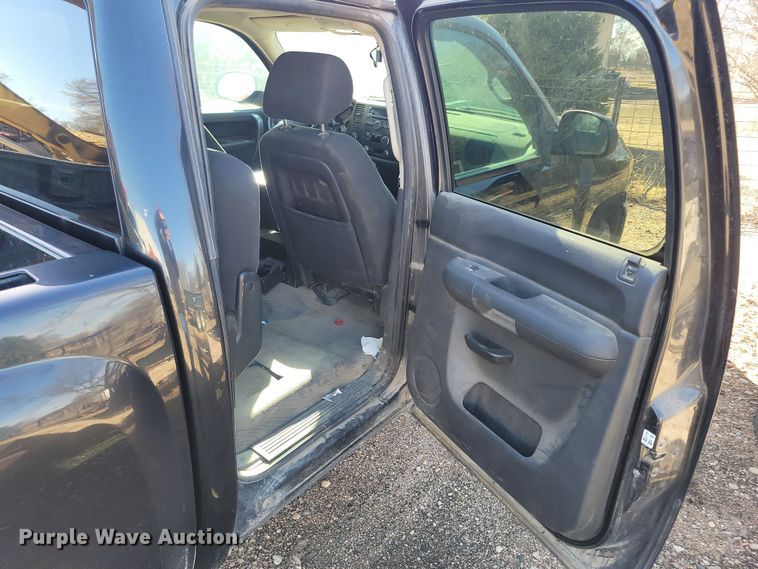 image for item NB9957 2012 Chevrolet  Silverado 1500 Crew Cab pickup truck