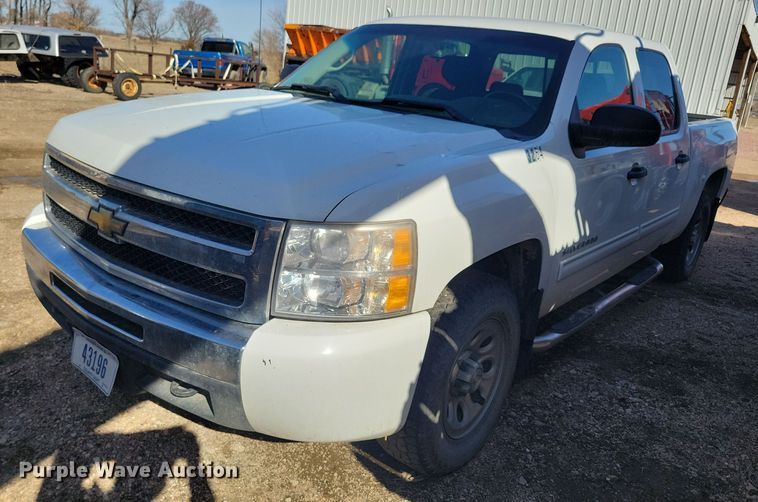 image for item NB9958 2010 Chevrolet  Silverado 1500 Crew Cab pickup truck