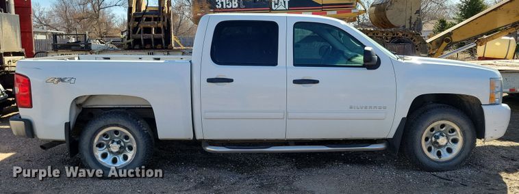 image for item NB9958 2010 Chevrolet  Silverado 1500 Crew Cab pickup truck