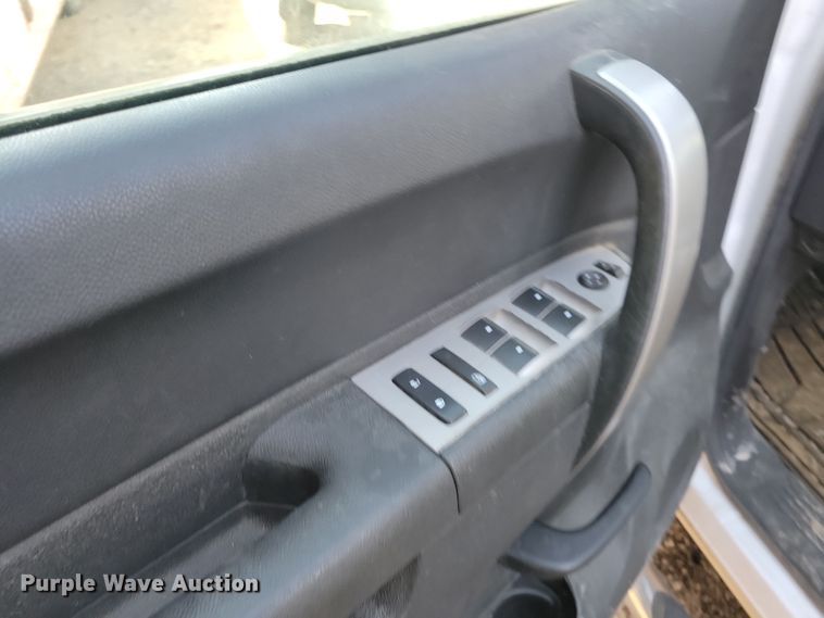 image for item NB9958 2010 Chevrolet  Silverado 1500 Crew Cab pickup truck