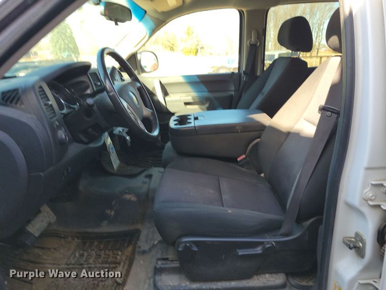 image for item NB9958 2010 Chevrolet  Silverado 1500 Crew Cab pickup truck