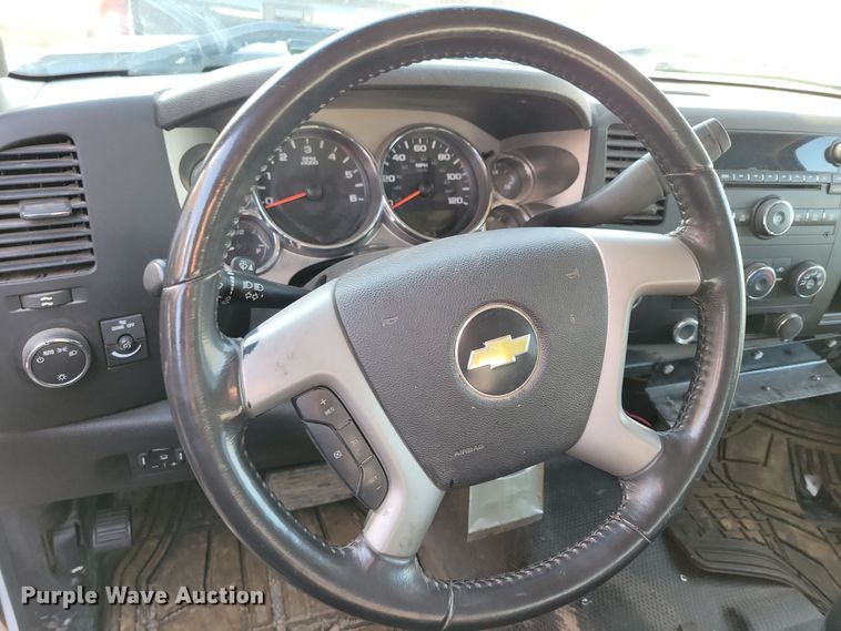 image for item NB9958 2010 Chevrolet  Silverado 1500 Crew Cab pickup truck