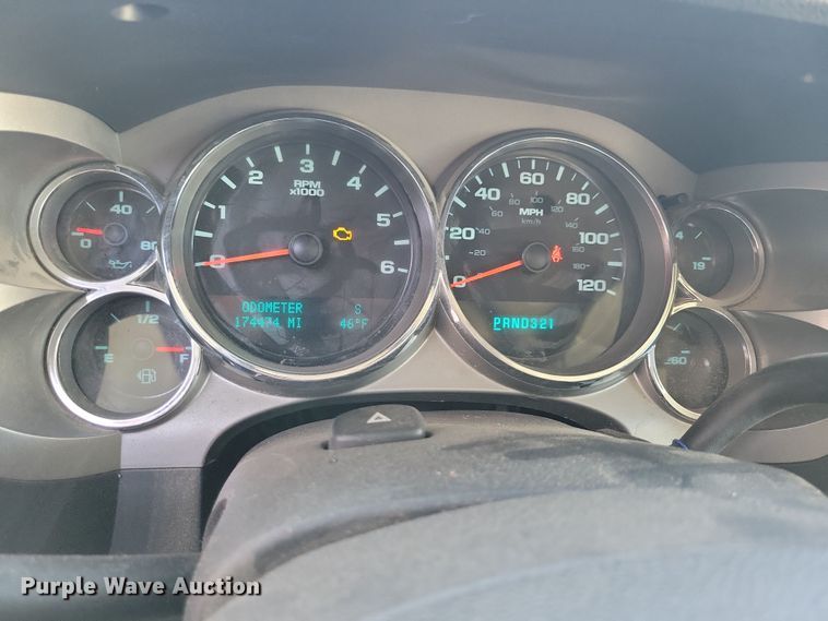 image for item NB9958 2010 Chevrolet  Silverado 1500 Crew Cab pickup truck