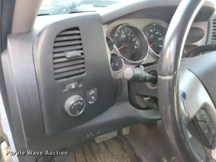 image for item NB9958 2010 Chevrolet  Silverado 1500 Crew Cab pickup truck