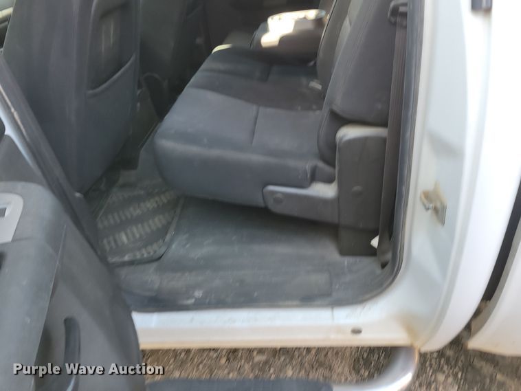 image for item NB9958 2010 Chevrolet  Silverado 1500 Crew Cab pickup truck