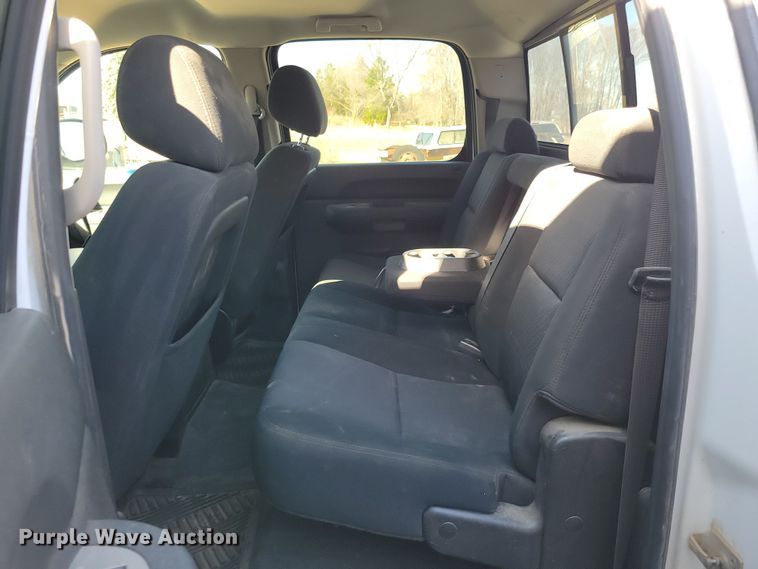 image for item NB9958 2010 Chevrolet  Silverado 1500 Crew Cab pickup truck