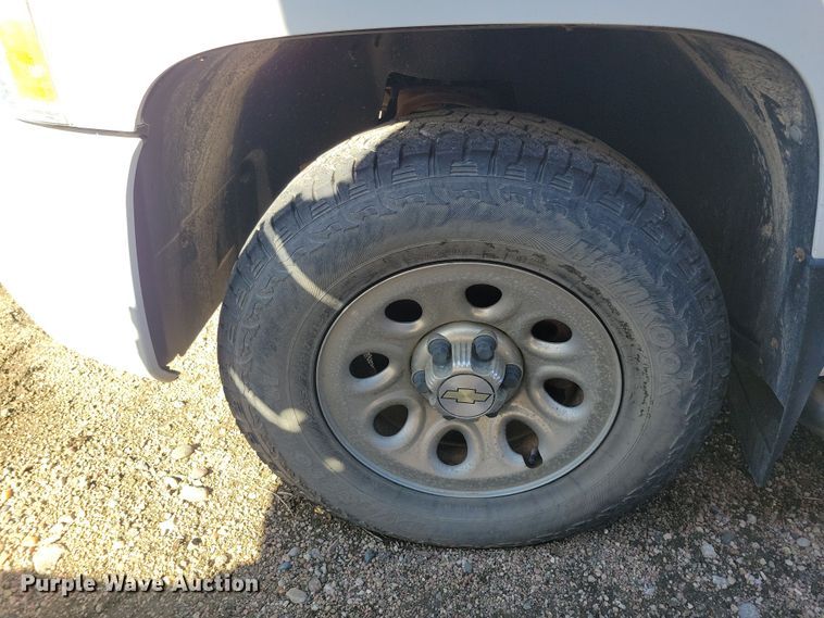 image for item NB9958 2010 Chevrolet  Silverado 1500 Crew Cab pickup truck