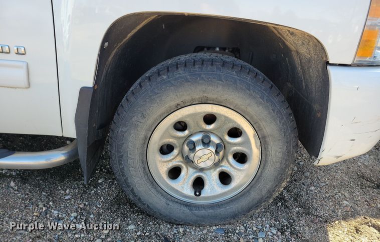 image for item NB9958 2010 Chevrolet  Silverado 1500 Crew Cab pickup truck