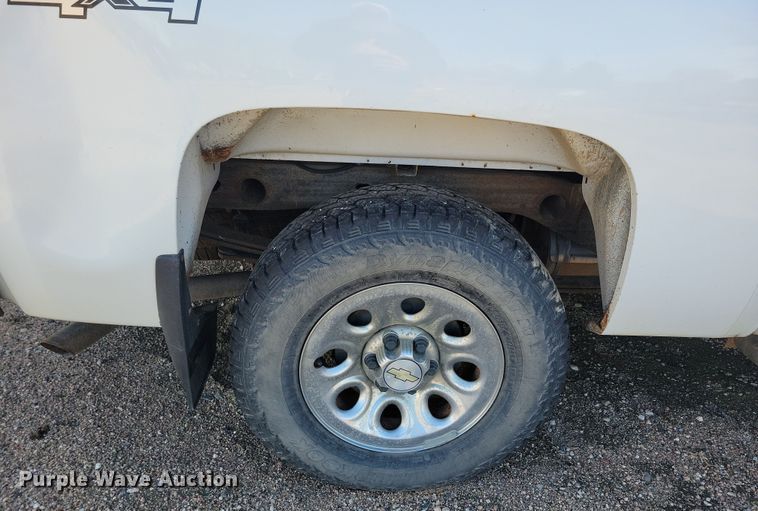 image for item NB9958 2010 Chevrolet  Silverado 1500 Crew Cab pickup truck