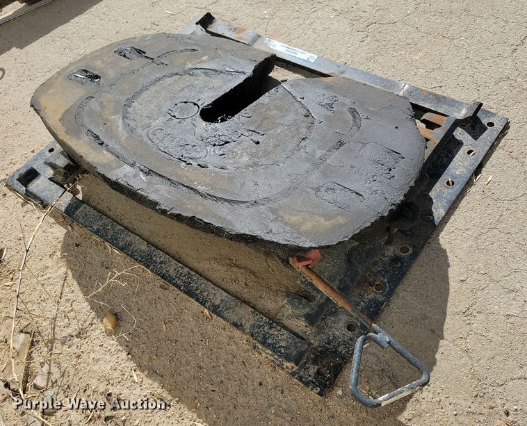 image for item NB9960 Holland fifth wheel plate