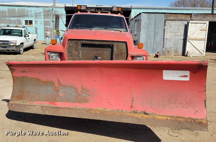 image for item NB9961 1987 Ford F800 dump truck