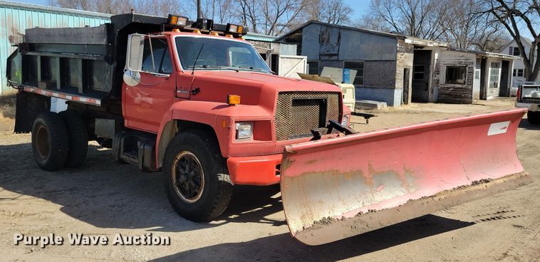 image for item NB9961 1987 Ford F800 dump truck
