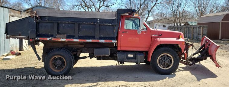 image for item NB9961 1987 Ford F800 dump truck