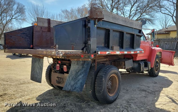 image for item NB9961 1987 Ford F800 dump truck