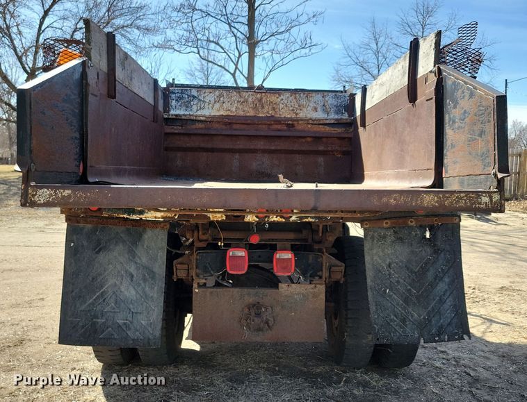 image for item NB9961 1987 Ford F800 dump truck