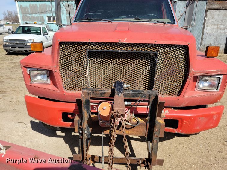 image for item NB9961 1987 Ford F800 dump truck
