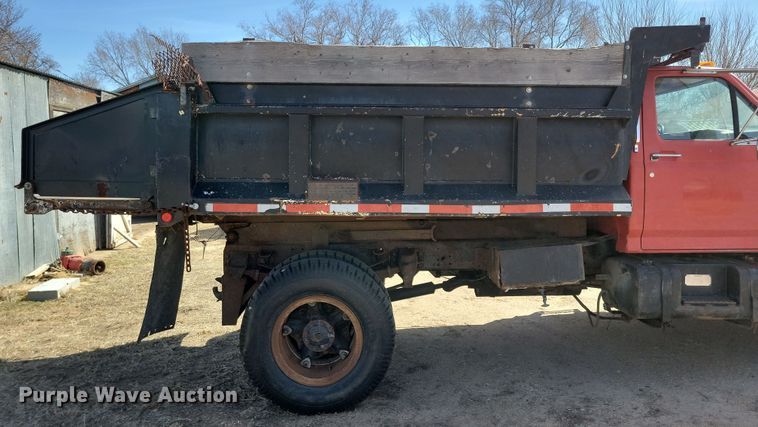 image for item NB9961 1987 Ford F800 dump truck