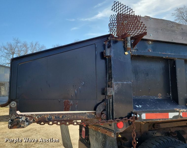 image for item NB9961 1987 Ford F800 dump truck