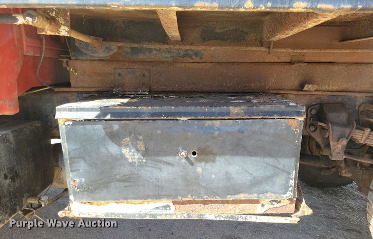 image for item NB9961 1987 Ford F800 dump truck