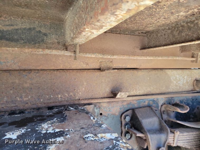 image for item NB9961 1987 Ford F800 dump truck