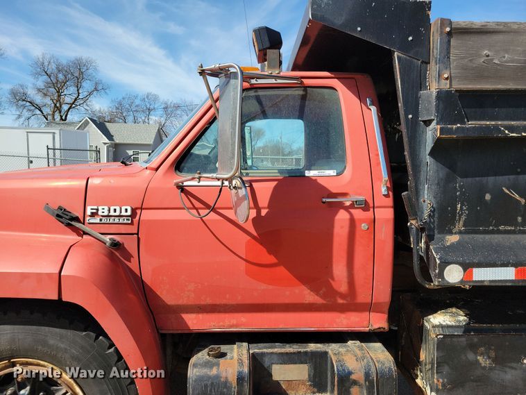 image for item NB9961 1987 Ford F800 dump truck