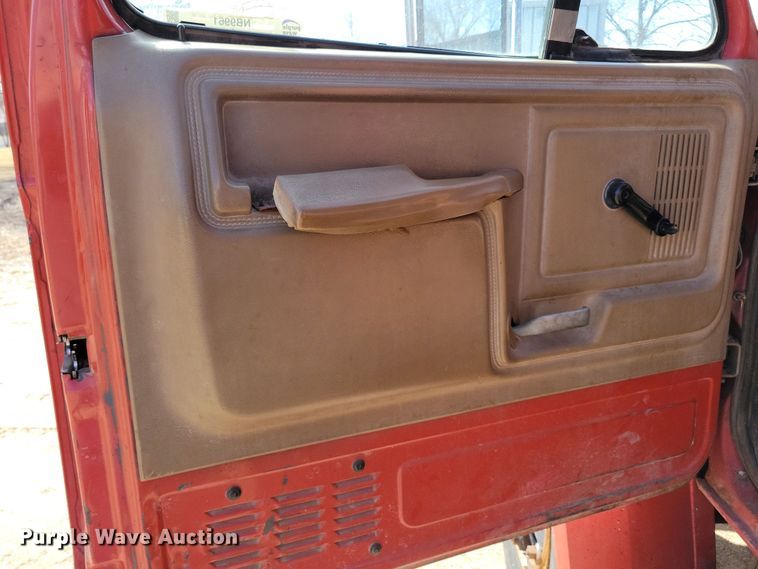 image for item NB9961 1987 Ford F800 dump truck