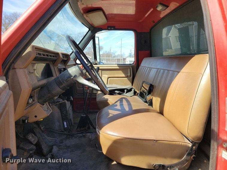 image for item NB9961 1987 Ford F800 dump truck