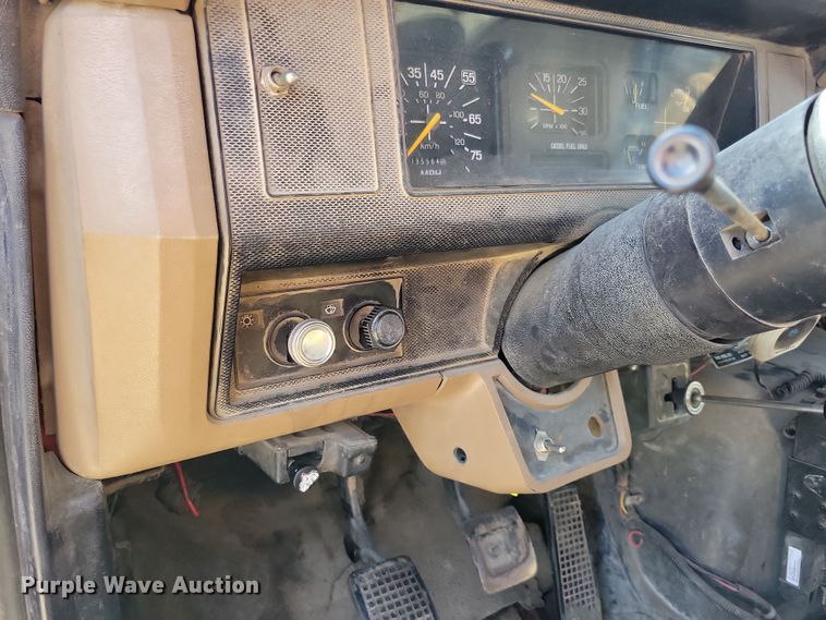 image for item NB9961 1987 Ford F800 dump truck