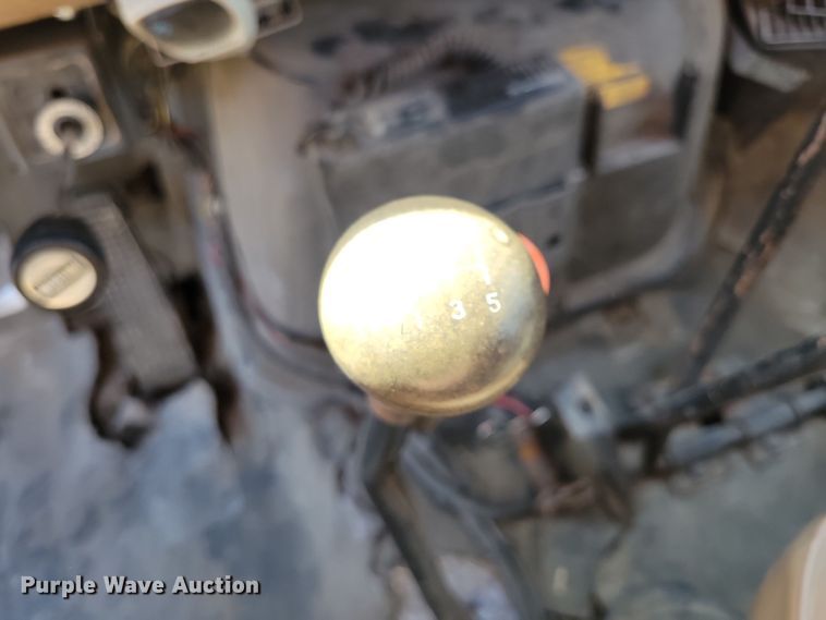 image for item NB9961 1987 Ford F800 dump truck