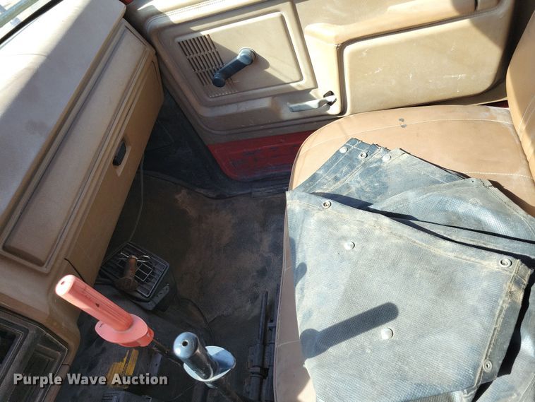 image for item NB9961 1987 Ford F800 dump truck