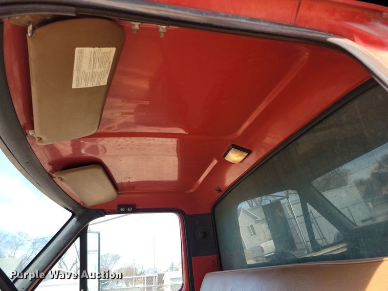 image for item NB9961 1987 Ford F800 dump truck