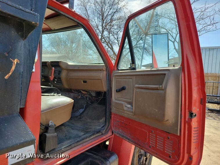 image for item NB9961 1987 Ford F800 dump truck