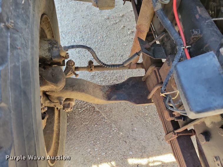 image for item NB9961 1987 Ford F800 dump truck