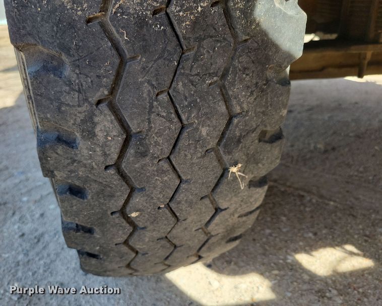 image for item NB9961 1987 Ford F800 dump truck