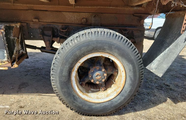 image for item NB9961 1987 Ford F800 dump truck