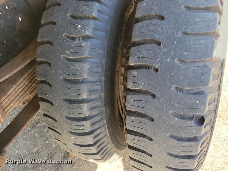 image for item NB9961 1987 Ford F800 dump truck