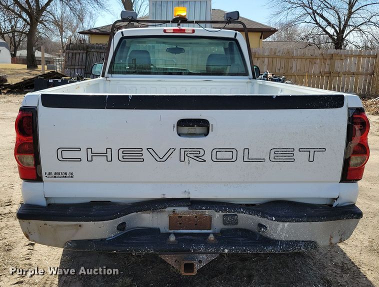 image for item NB9964 2005 Chevrolet Silverado 1500 pickup truck
