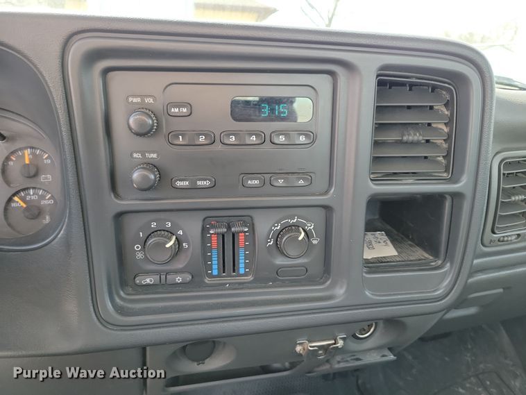 image for item NB9964 2005 Chevrolet Silverado 1500 pickup truck