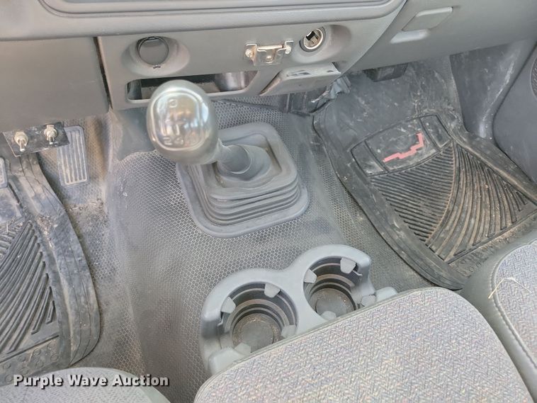 image for item NB9964 2005 Chevrolet Silverado 1500 pickup truck