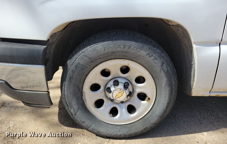 image for item NB9964 2005 Chevrolet Silverado 1500 pickup truck