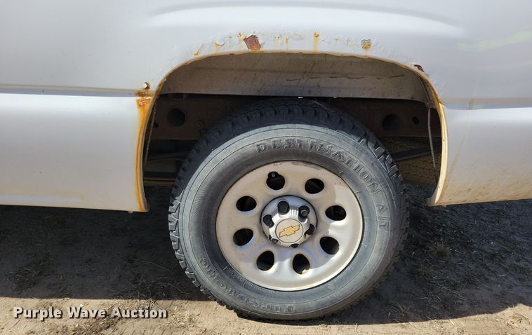 image for item NB9964 2005 Chevrolet Silverado 1500 pickup truck