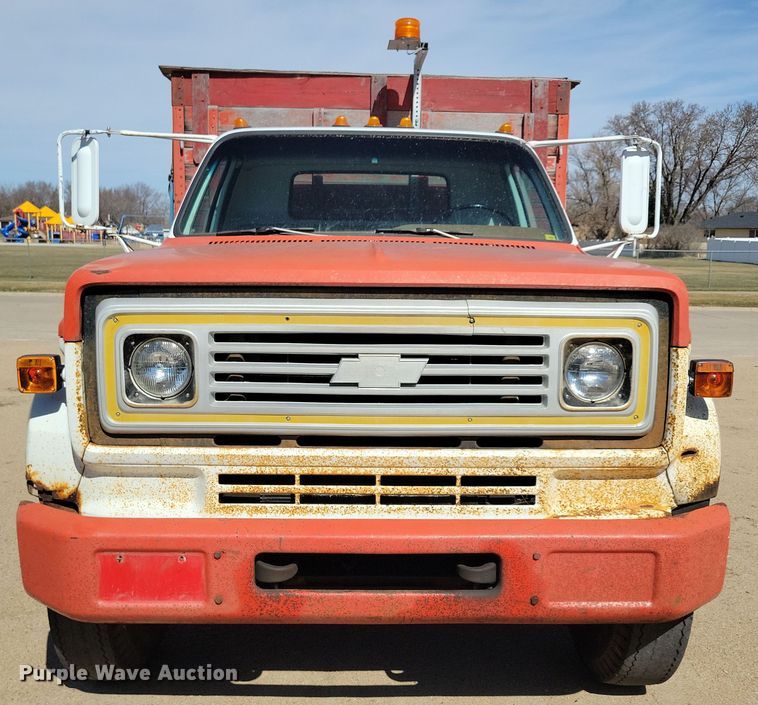 image for item NB9965 1974 Chevrolet C60 grain truck