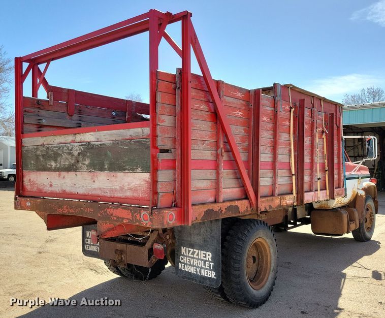 image for item NB9965 1974 Chevrolet C60 grain truck