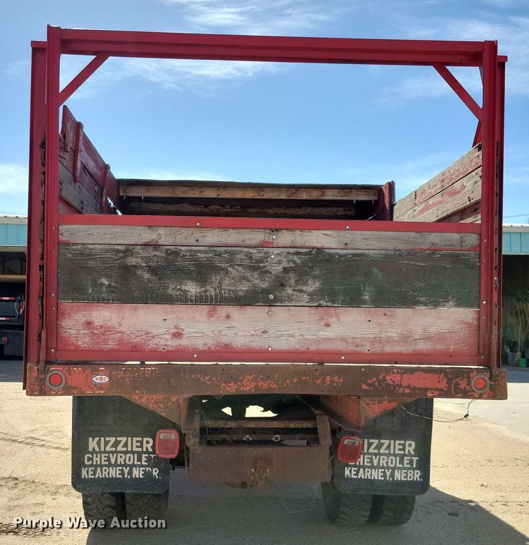 image for item NB9965 1974 Chevrolet C60 grain truck