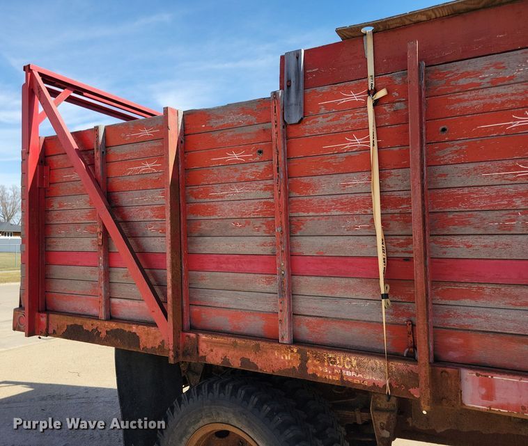 image for item NB9965 1974 Chevrolet C60 grain truck