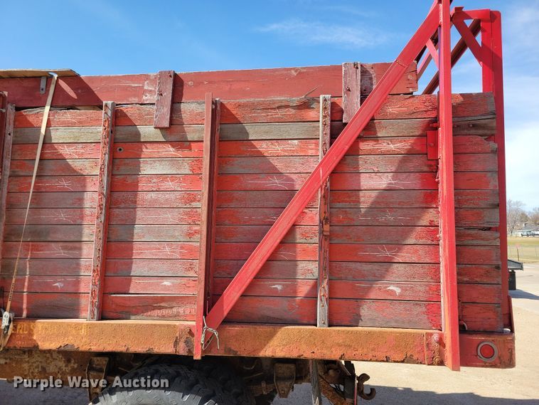 image for item NB9965 1974 Chevrolet C60 grain truck